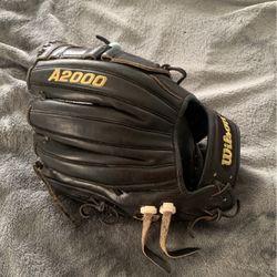 A2000 Pitching Baseball Glove 