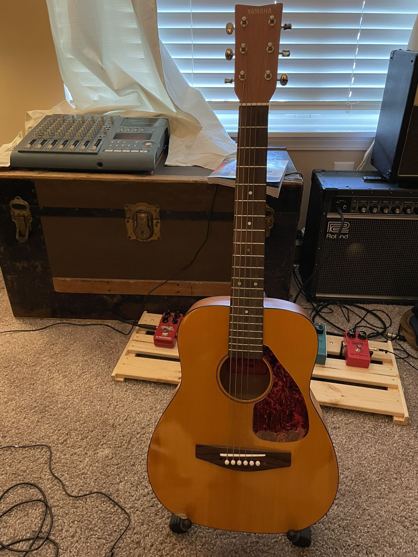 Yamaha Junior Acoustic Guitar