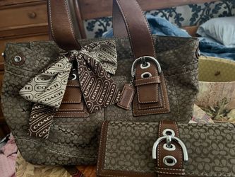 Coach purse and wallet