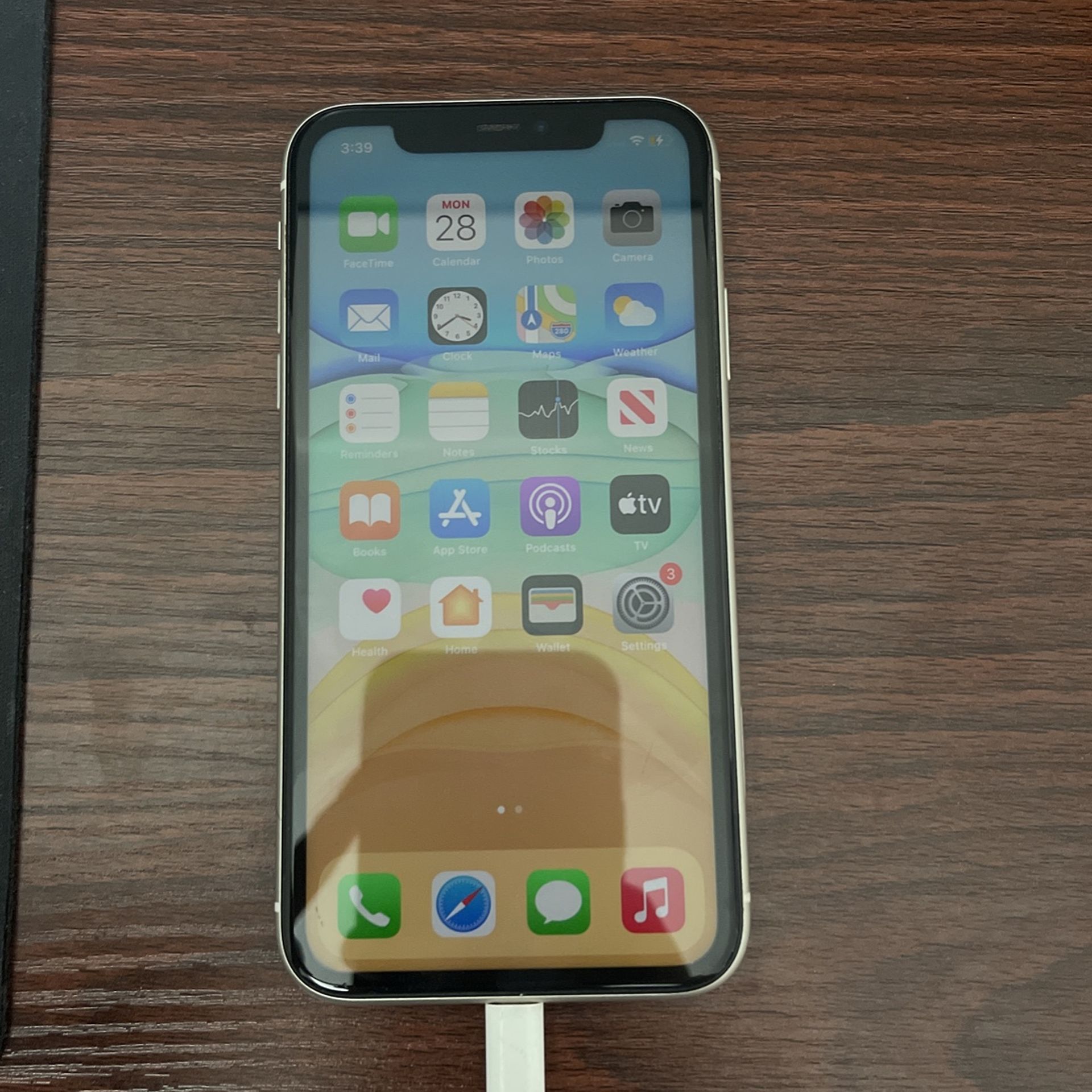 iPhone 11 128 GB AT&T