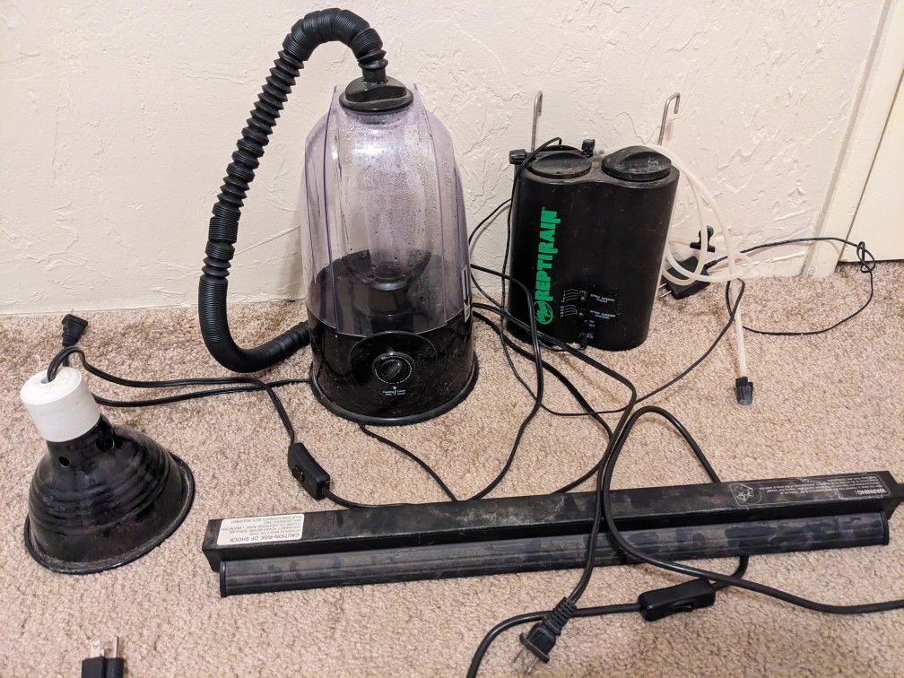 Reptile light, mister, fogger, heat lamp