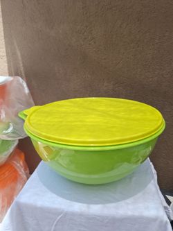 Tupperware  bowl