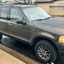 2005 Ford Explorer 2wd 5 seats