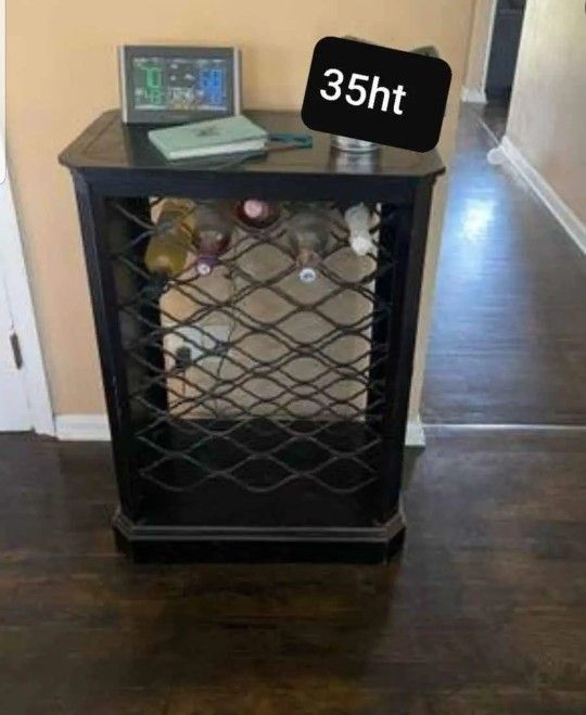 Brown accent wine holder