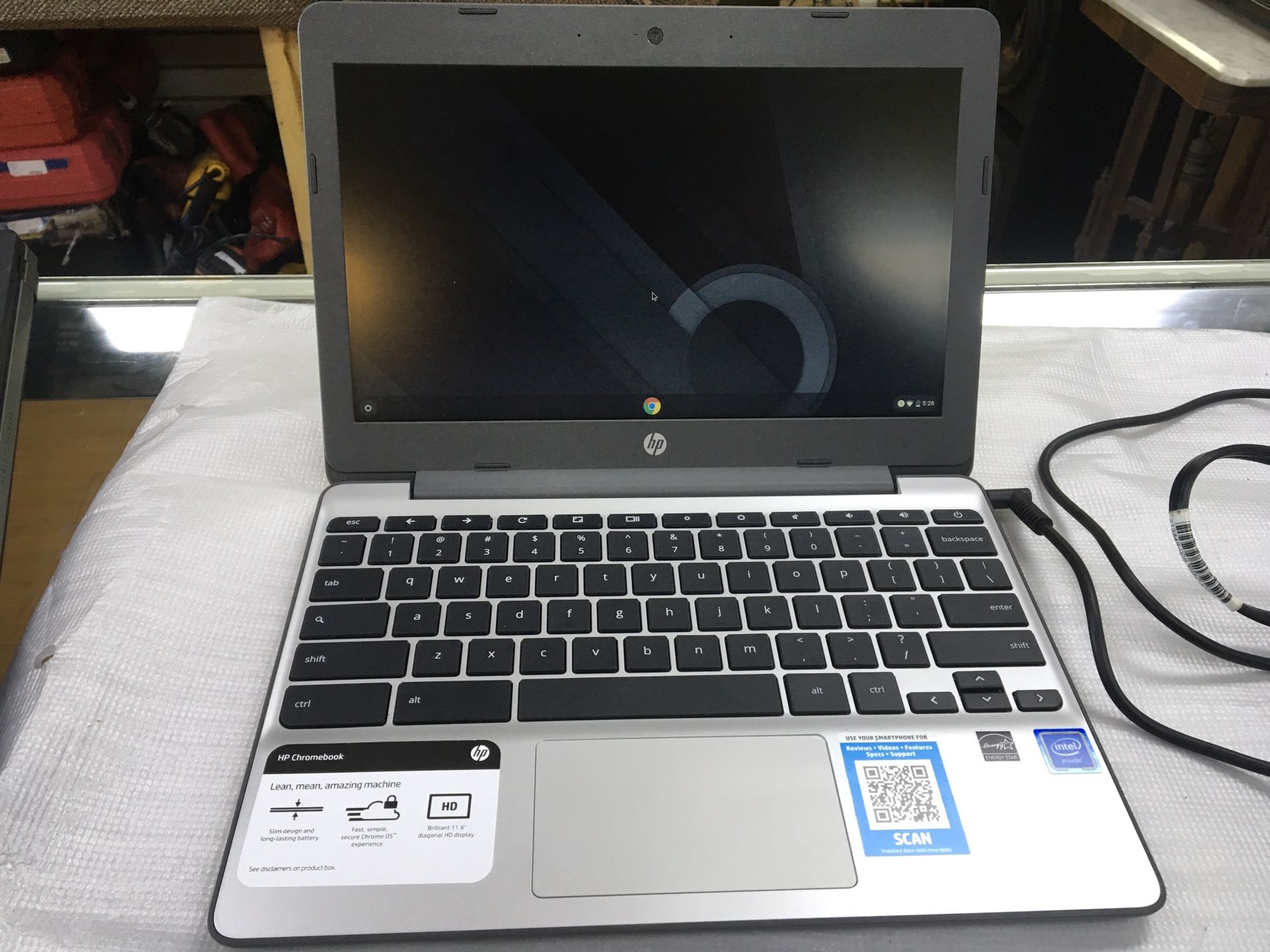 HP Chromebook Model 11-v010nr Intel Celeron N3060 1.8Ghz 16GB eMMC 4GB RAM