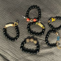 Bracelets 