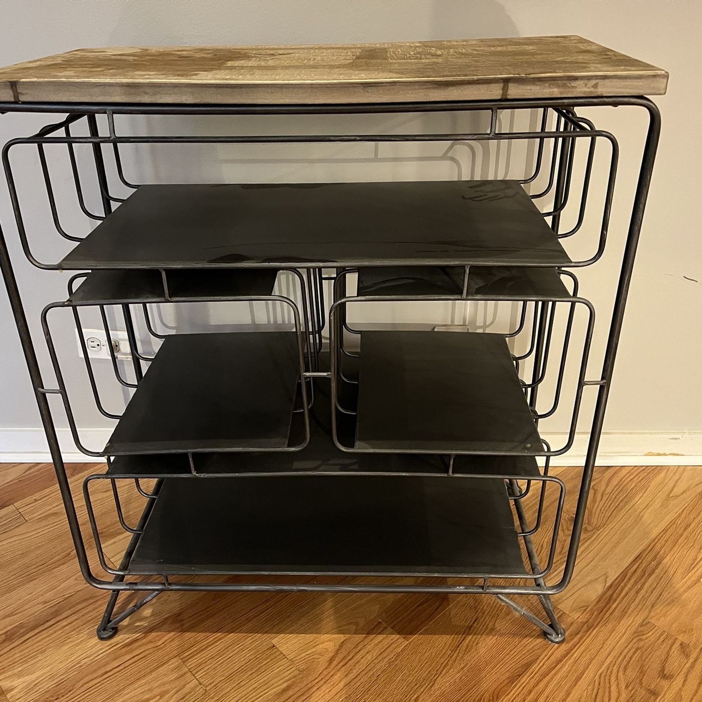 Steel Wire And Wood Bar Shelf