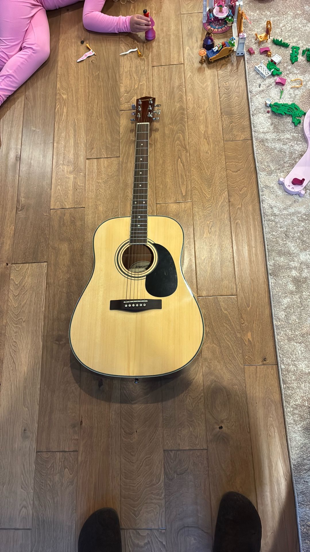 Acoustic Guitar Starcaster 