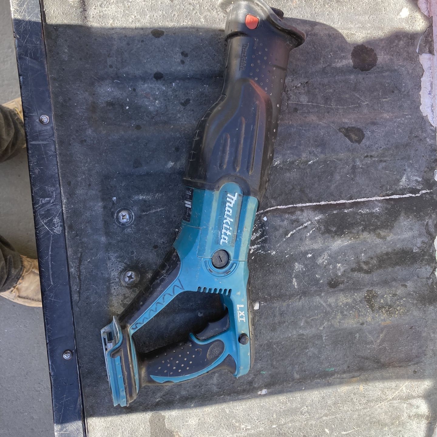 makita saw saw 