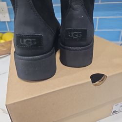 Uggs Leather Black NEW SIZE 8  New / BOX   