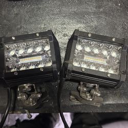 Led flood lights has hood mounts for a jeep