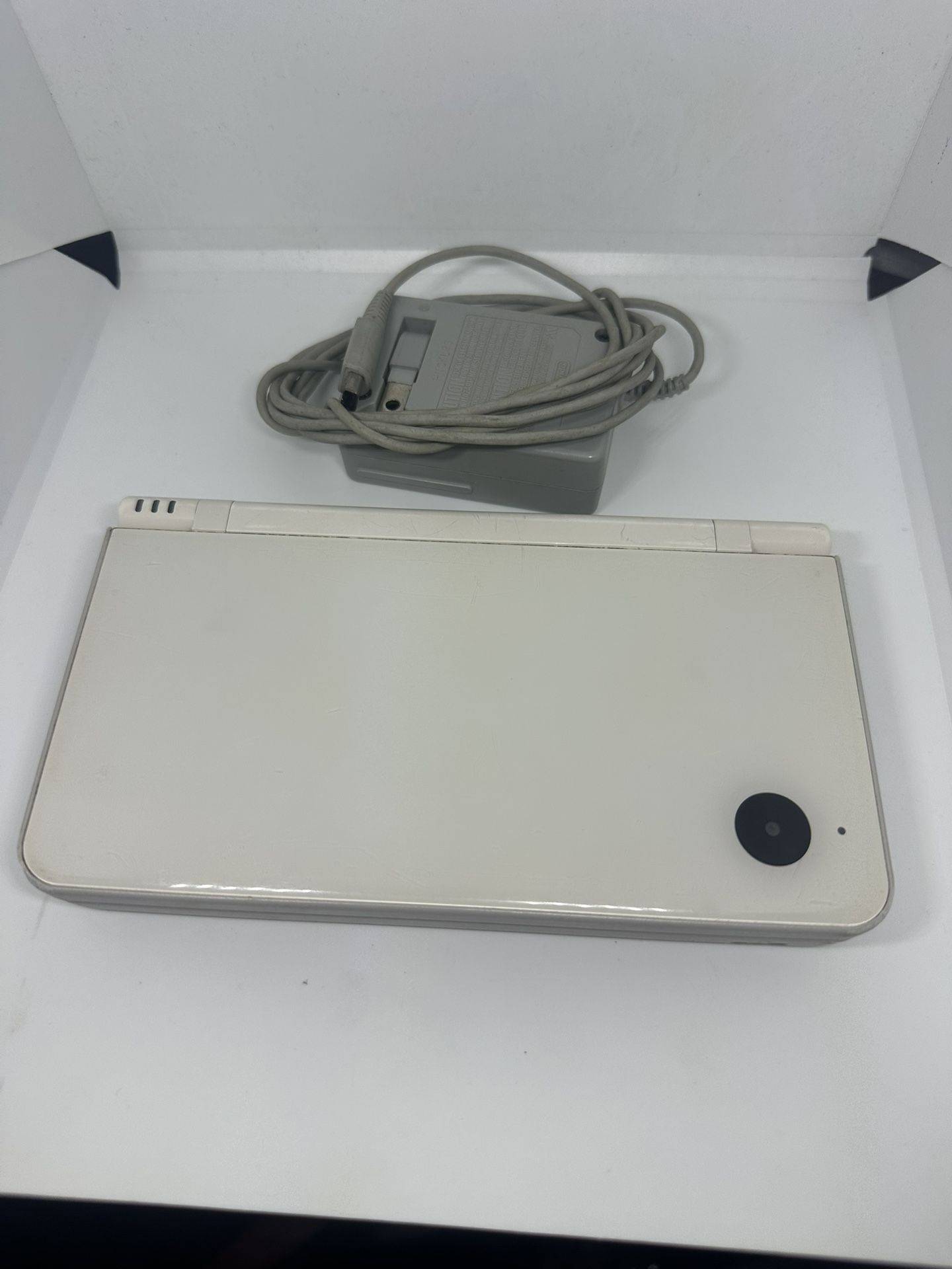 Nintendo DSi XL Japanese plays US games