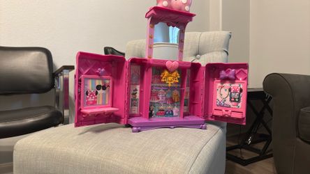 Minnie Mouse Sweet Reveals Glam & Glow Playset