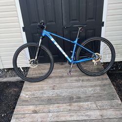 Trek Marlin 6 29" Medium large frame 