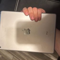 iPad 8 Gen Apple locked 