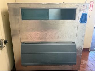 Commercial Ice Maker