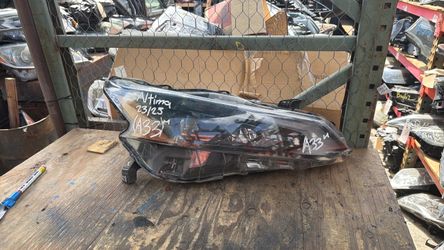 2023 205 Nissan Altima headlight right side
