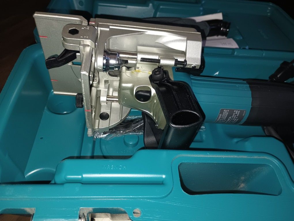 Makita Cortadora   $100