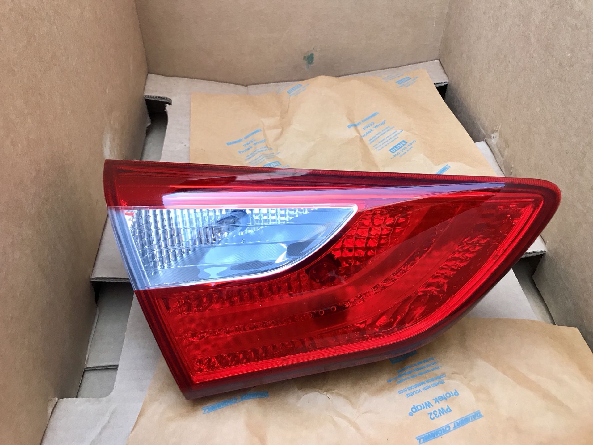 2013-2017 Hyundai Elantra GT Hatchback Rear Left Inner tail light