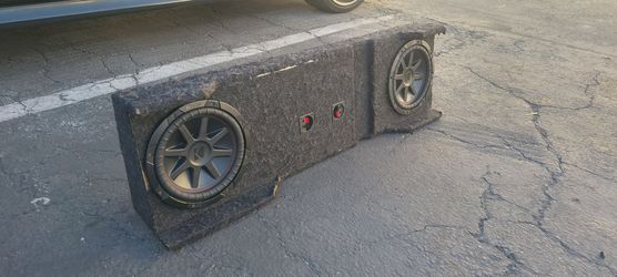 2 10" Kicker subwoofer