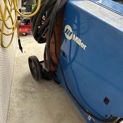 Miller Millermatic 350P Pulse MIG Welder