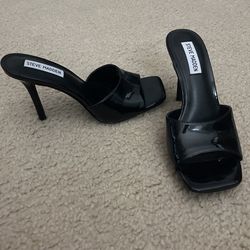 Steve Madden Black Mules