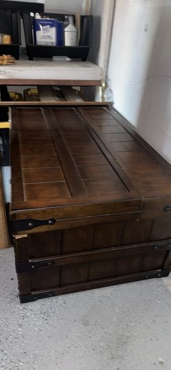 Storage chest