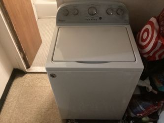White Whirlpool High Efficiency Agitator Large (3.8-cu ft) Top-Load Washer