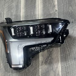 2022-2025 TOYOTA TUNDRA RIGHT PASSENGER SIDE HEADLIGHT FULL LED W/AUTO LEVEL OEM EXCELLENT CONDITION 