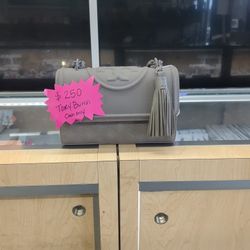 Tory Burch Crossbody Purse Layway Available 10% Down If You Interested Please Make Sure You Ask For Maribel Thank You 