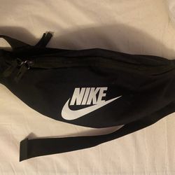 Nike Black Fanny