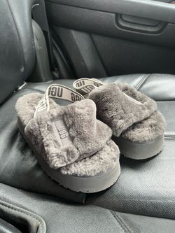 Kids Uggs sandals