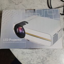 LED HIGH RES PROJECTOR 