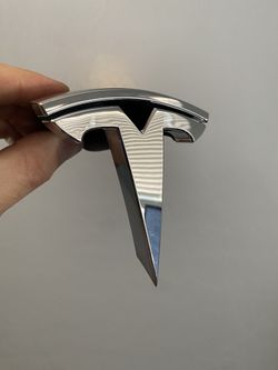 Tesla Model S 16-20 Front Bumper Emblem OEM 1053686