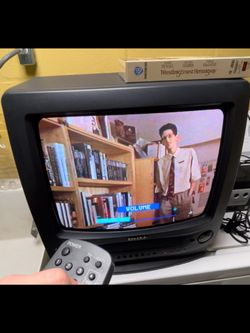 WORKING Vintage Sharp 13VT-H100 13" TV VCR Combo CRT Gaming RF Television for Retro Video Games RCA VHS