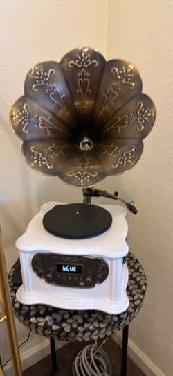 Vintage Phonograph Style Record Player/Radio/Bluetooth Speaker