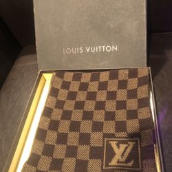 100% Cashmere LV SCARF AND HAT GIFTBOX SET for Sale in East Northport, NY -  OfferUp