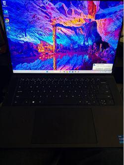 Used Dell XPS 15 9520 15.5" screen 16gb 1TB I7 proc