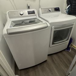 LG Washer & Dryer Set – Excellent Condition! 