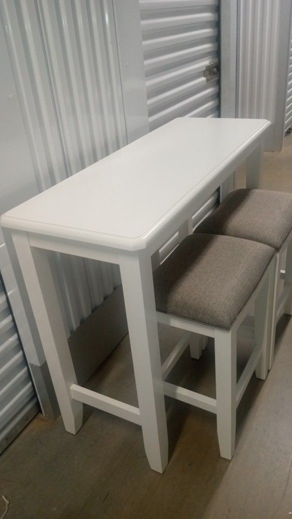 White Pub Table Set