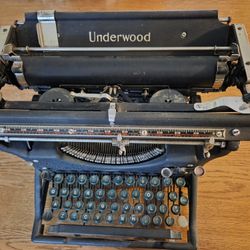 Antique Underwood Typewriter 