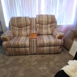 Reclining loveseat 