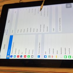 iPad 4 Black 16G With Case And Charger And Cable