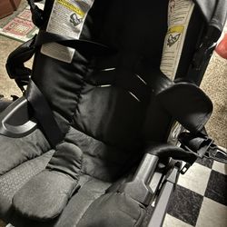 Doona Stroller/Car seat + Base Included