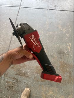 Milwaukee M18 FUEL 4-1/2" / 5" Angle Grinder