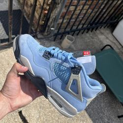 Jordan 4 University Blue- Size 8.5M