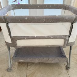 Bassinet Bedside Sleeper, Baby Crib with Mattress