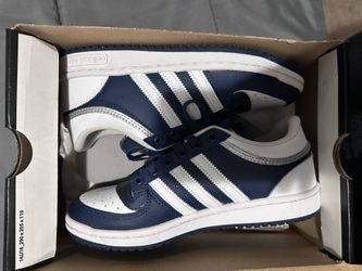 Women’s Adidas Sneakers 