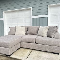 Sectional Couch w/ Reversible chaise - Free Delivery!