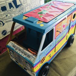 Vintage 1973 Barbie beach bus w/box